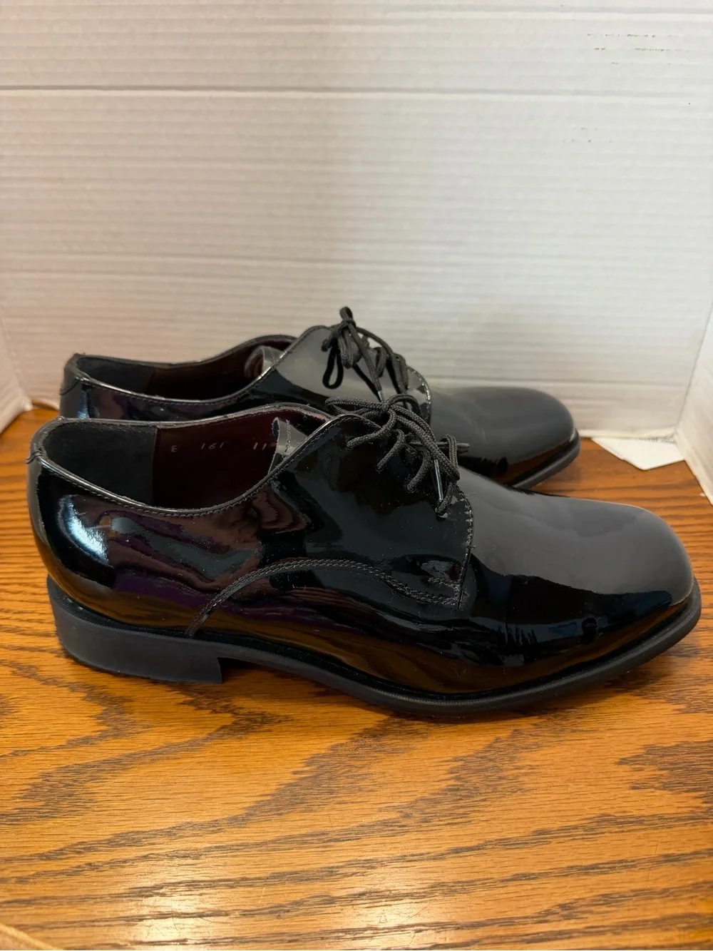 Hitchcock wide shoes for Men. Black Patent Oxford Lace-Up Dress Shoes